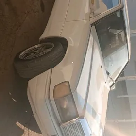 Mercedes-Benz 230E 1985