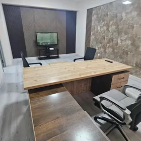 Gurtly 4komnat ofis podwalda