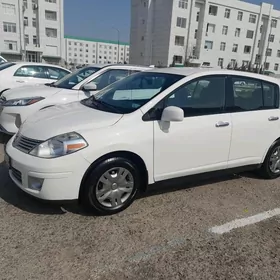 Nissan Versa 2012