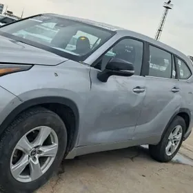 Toyota Highlander 2023