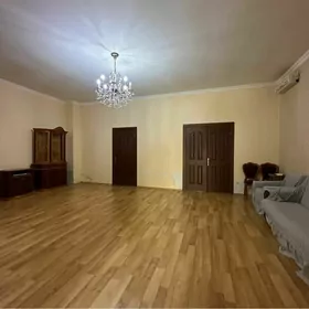 3 ком. 1 эт .86м2 выс пот Цирк