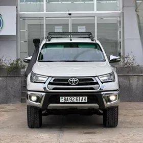 Toyota Hilux 2015