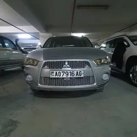 Mitsubishi Outlander 2010