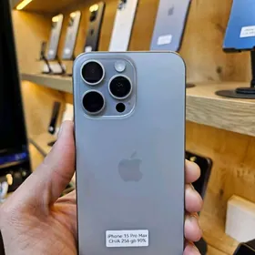iPhone 15 Pro Max 256 gb90%