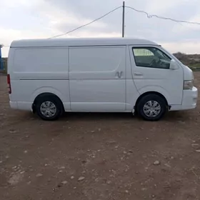 Toyota Hiace 2011