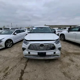 Toyota Highlander 2023