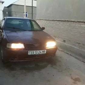Nissan Primera 1996