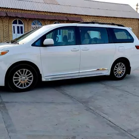 Toyota Sienna 2013
