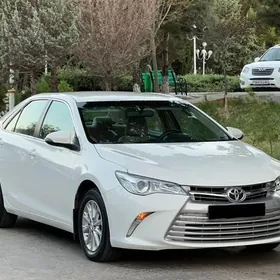 Toyota Camry 2017