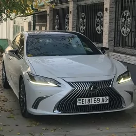 Lexus ES 350 2019