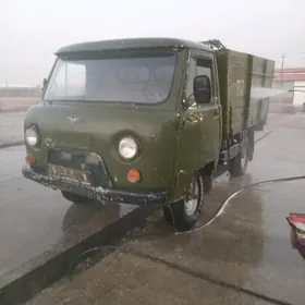 UAZ 452 1980