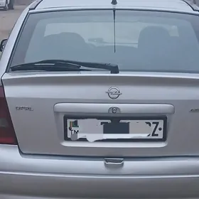 Opel Astra 2003