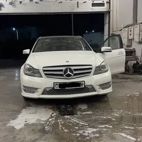 Mercedes-Benz C350 2012