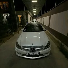 Mercedes-Benz C350 2011