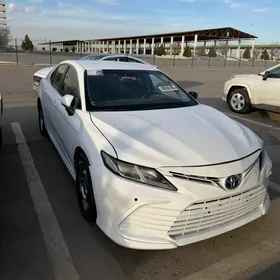 Toyota Camry 2022