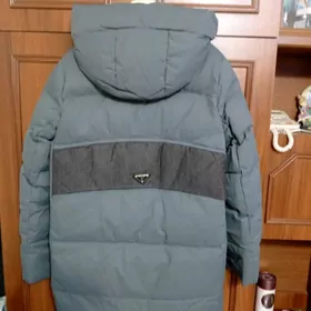 Пуховик-теплый.