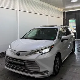 Toyota Sienna 2021