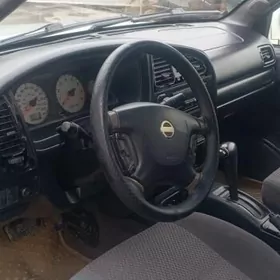 Nissan Pathfinder 2002