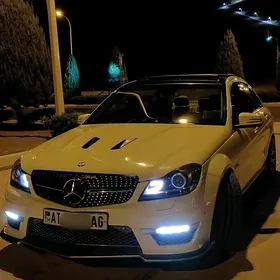 Mercedes-Benz C300 2011