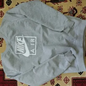 футболка капюшон