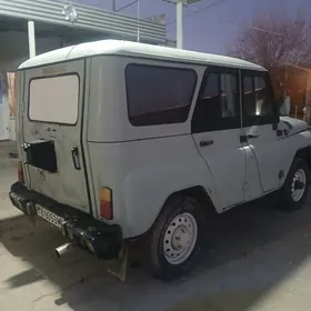UAZ 469 2004
