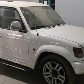 Mitsubishi Pajero 1993