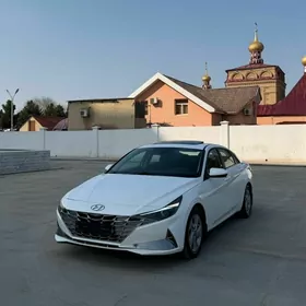 Hyundai Elantra 2022