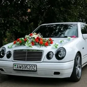 Mercedes-Benz E350 1996