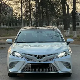 Toyota Camry 2018