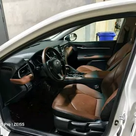 Toyota Camry Hybrid 2021