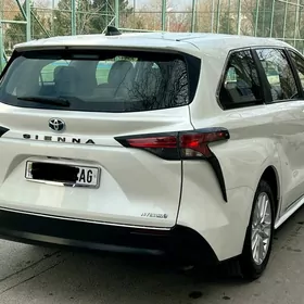 Toyota Sienna 2021