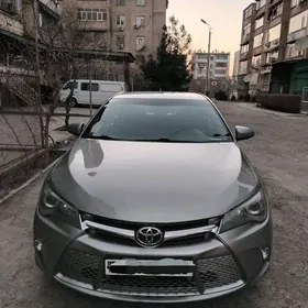Toyota Camry 2015