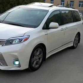 Toyota Sienna 2017