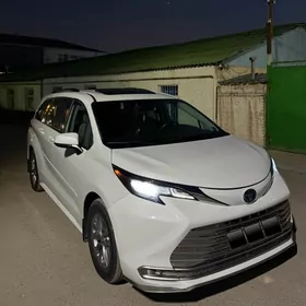 Toyota Sienna 2021