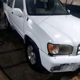 Nissan Pathfinder 1999
