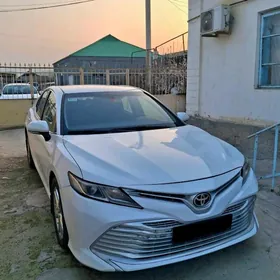Toyota Camry 2019