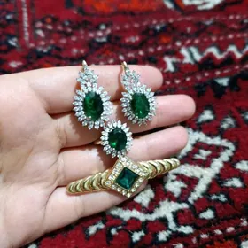 ýaşyl gaşly bijuteriya