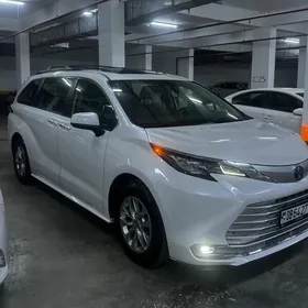 Toyota Sienna 2022