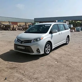 Toyota Sienna 2020
