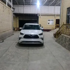 Toyota Highlander 2020