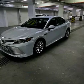 Toyota Camry 2018
