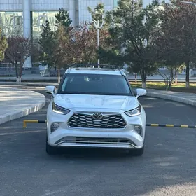 Toyota Highlander 2022