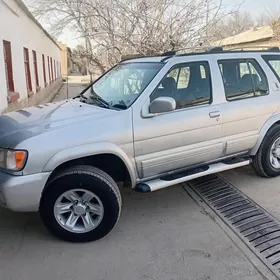 Nissan Pathfinder 2001