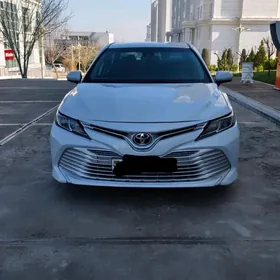 Toyota Camry 2018