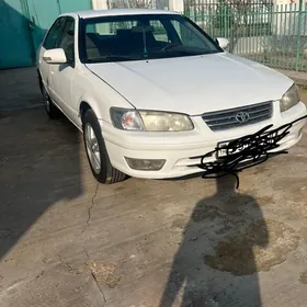 Toyota Camry 2000
