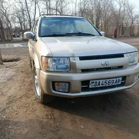 Infiniti QX4 2001