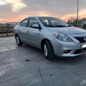 Nissan Versa 2012