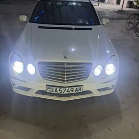 Mercedes-Benz E500 2003