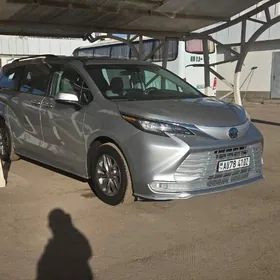 Toyota Sienna 2022
