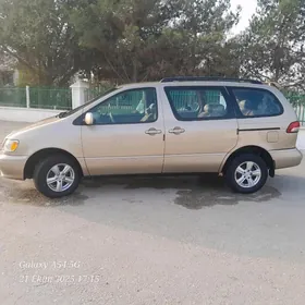 Toyota Sienna 2002